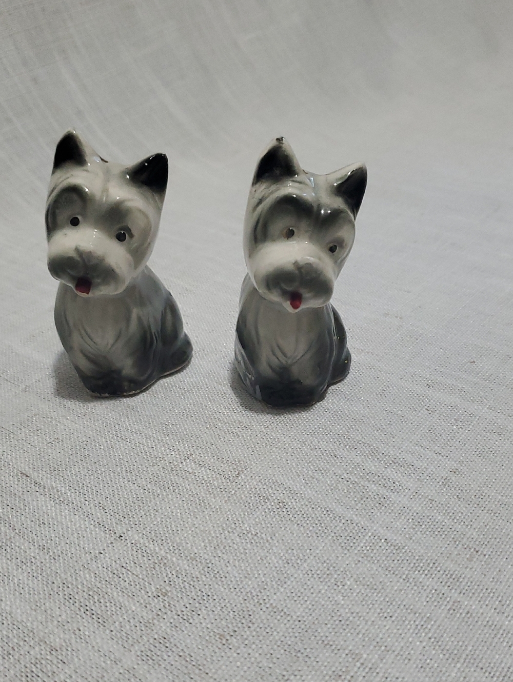 Ceramic Grey Dog Salt and Pepper Shaker Set - Home Kitchen Accent